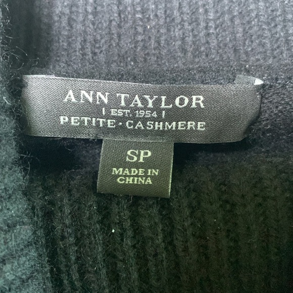 Ann Taylor cashmere turtleneck sweater black with ribbed collar size small - Picture 3 of 5